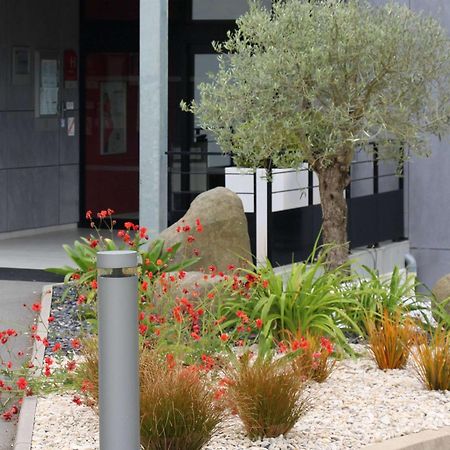 Hotel Ibis Guingamp Coeur De Bretagne Ploumagoar Eksteriør bilde
