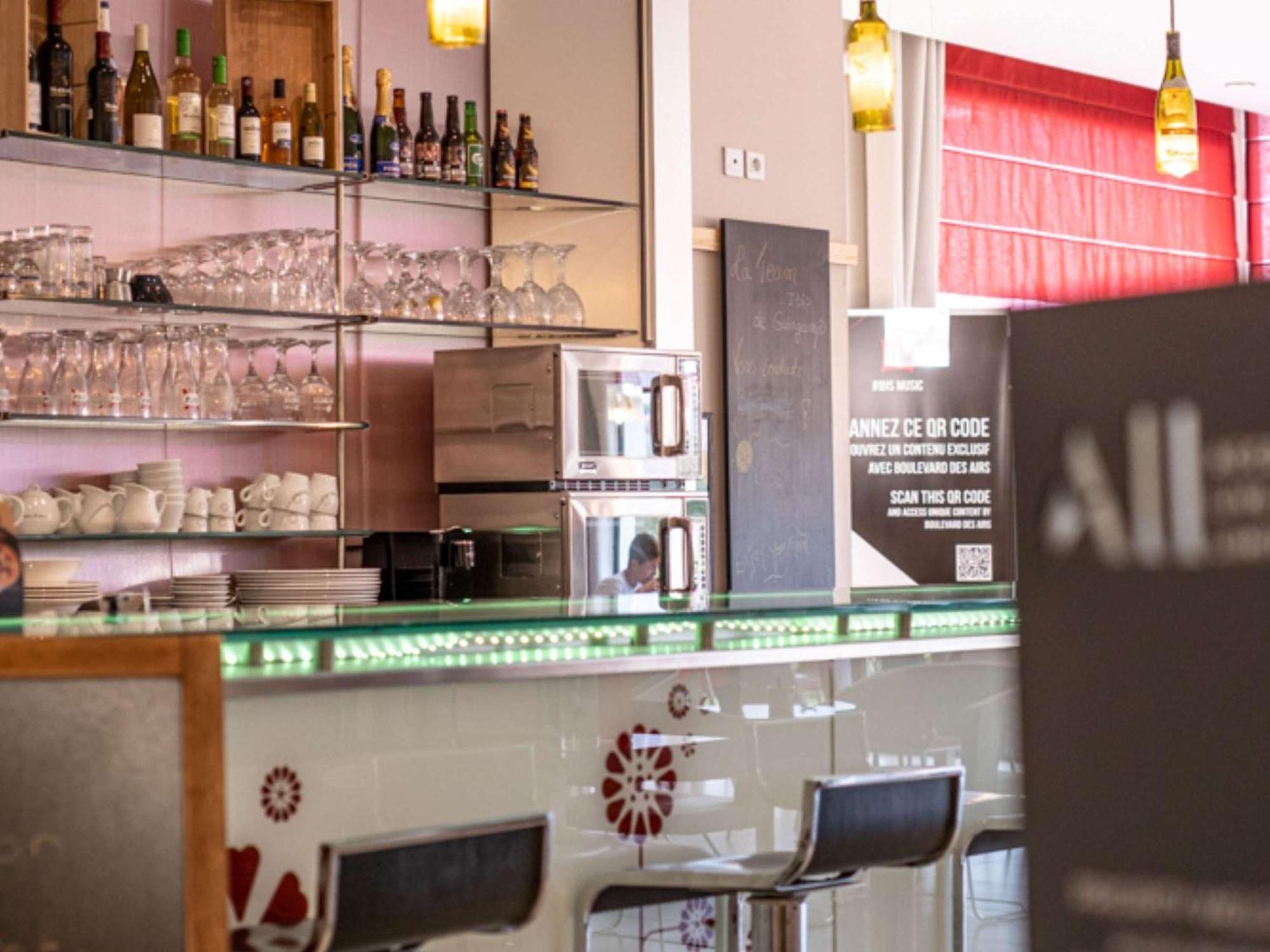 Hotel Ibis Guingamp Coeur De Bretagne Ploumagoar Eksteriør bilde
