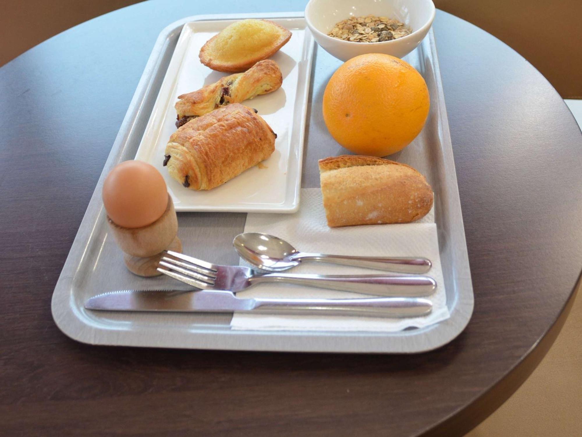 Hotel Ibis Guingamp Coeur De Bretagne Ploumagoar Eksteriør bilde