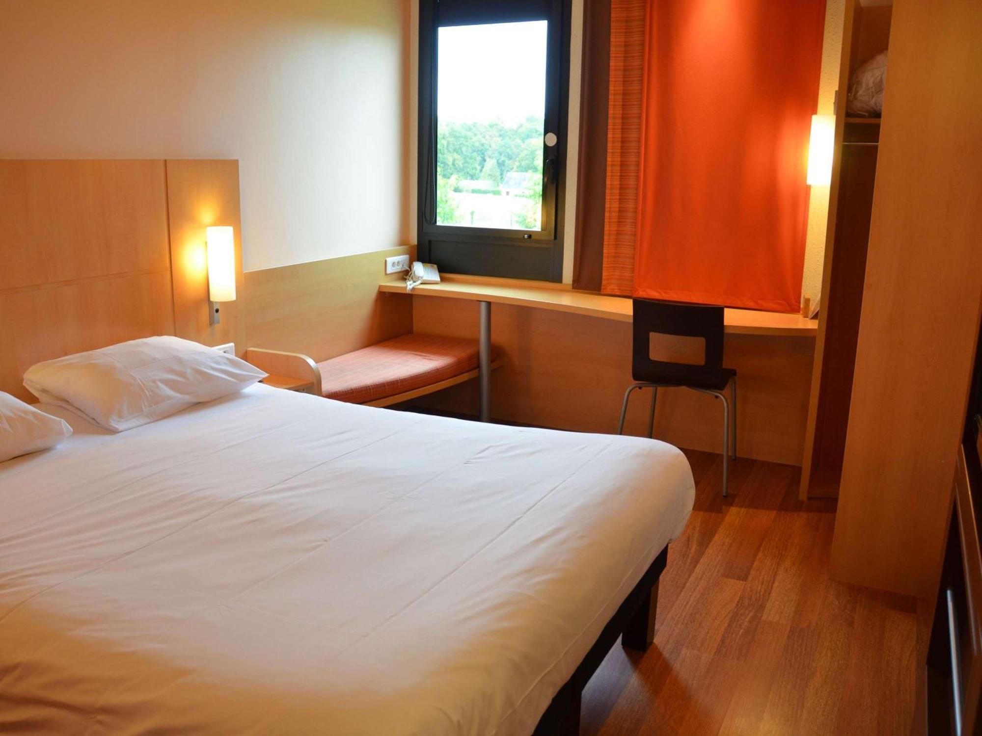 Hotel Ibis Guingamp Coeur De Bretagne Ploumagoar Eksteriør bilde
