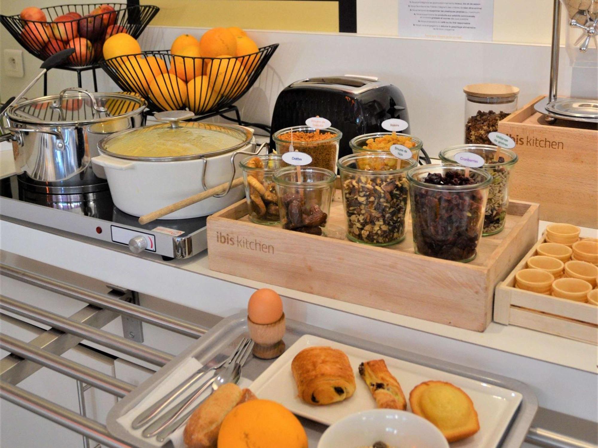Hotel Ibis Guingamp Coeur De Bretagne Ploumagoar Eksteriør bilde