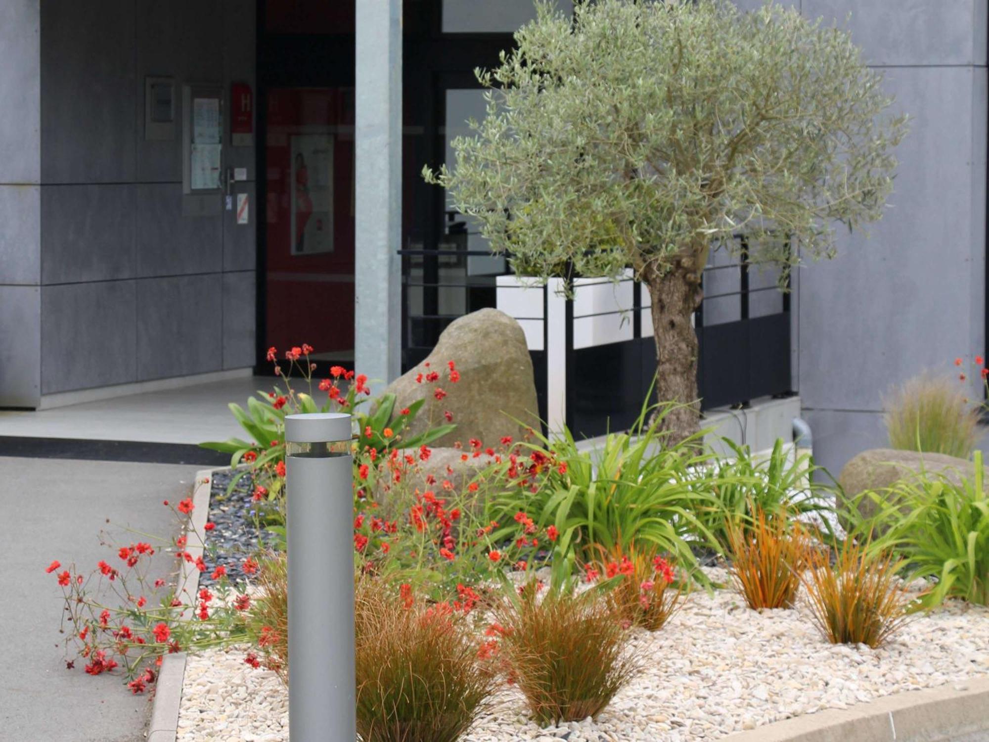 Hotel Ibis Guingamp Coeur De Bretagne Ploumagoar Eksteriør bilde