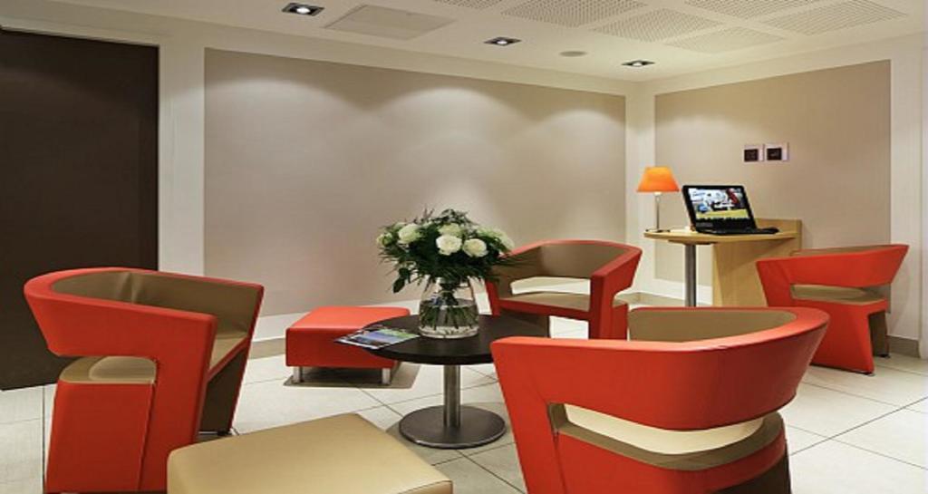 Hotel Ibis Guingamp Coeur De Bretagne Ploumagoar Interiør bilde